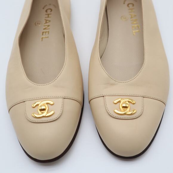 Chanel CC Turnlock Vintage Leather Ballet Flats Size 38 - Picture 9 of 12